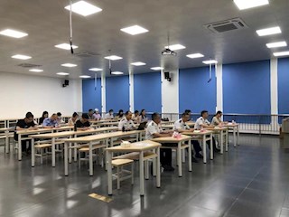 TapTap点点教务处组织开展教学方法讨论暨青教赛磨课的活动