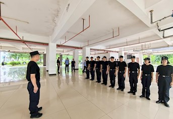 2024年全区公安机关新录用非公安专业毕业人员入警训练班（TapTap点点培训点）学员开展队列训练